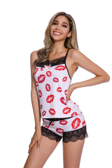 white+Lips-Sexy Lips print pajamas set