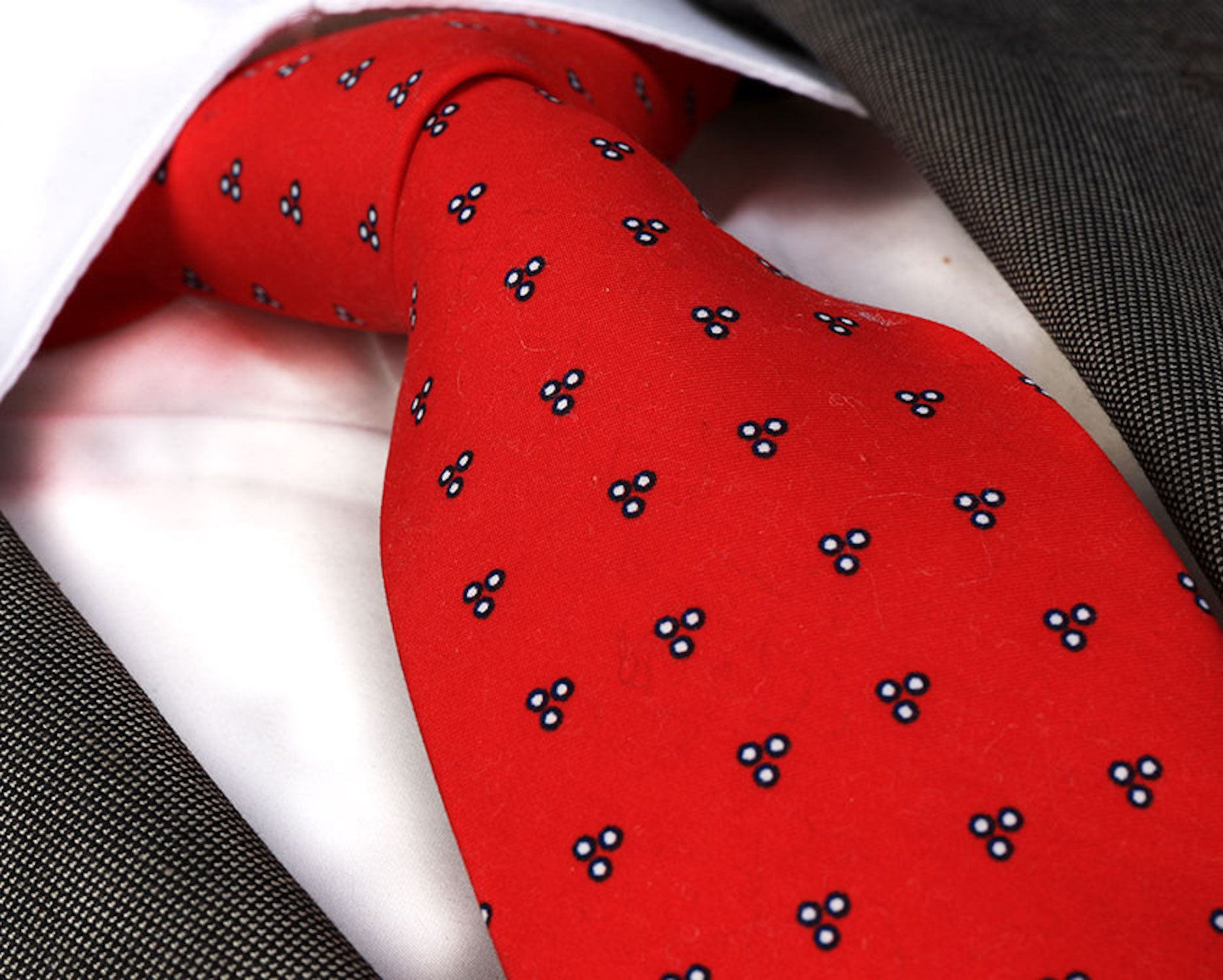 CET081 Designer Silk Floral Necktie with Matching Cufflinks & Pocket Square Set for Men - Image 1
